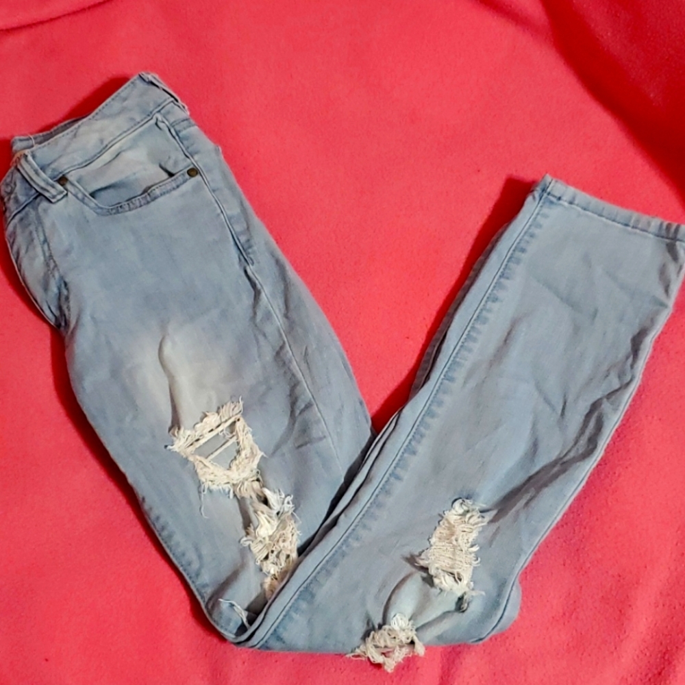 Ripped skinny jeans